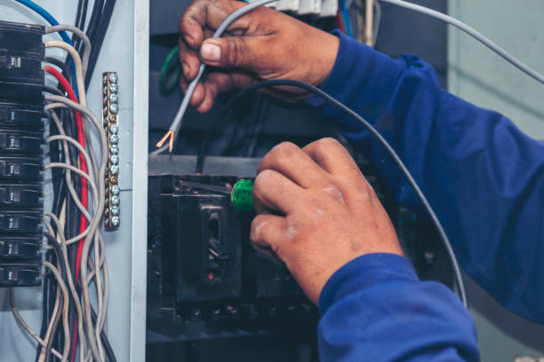 Best Electrician Near Me  in Oakwood Hls, IL